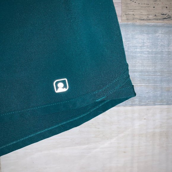 Eastern Mountain Sports Women's Shorts - Size Med - Picture 3 of 7